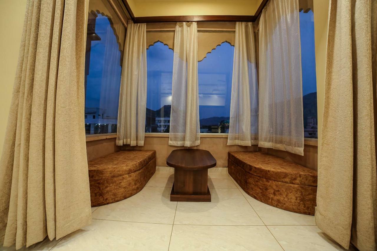 Hotel Golden Heritance Puskár Kültér fotó